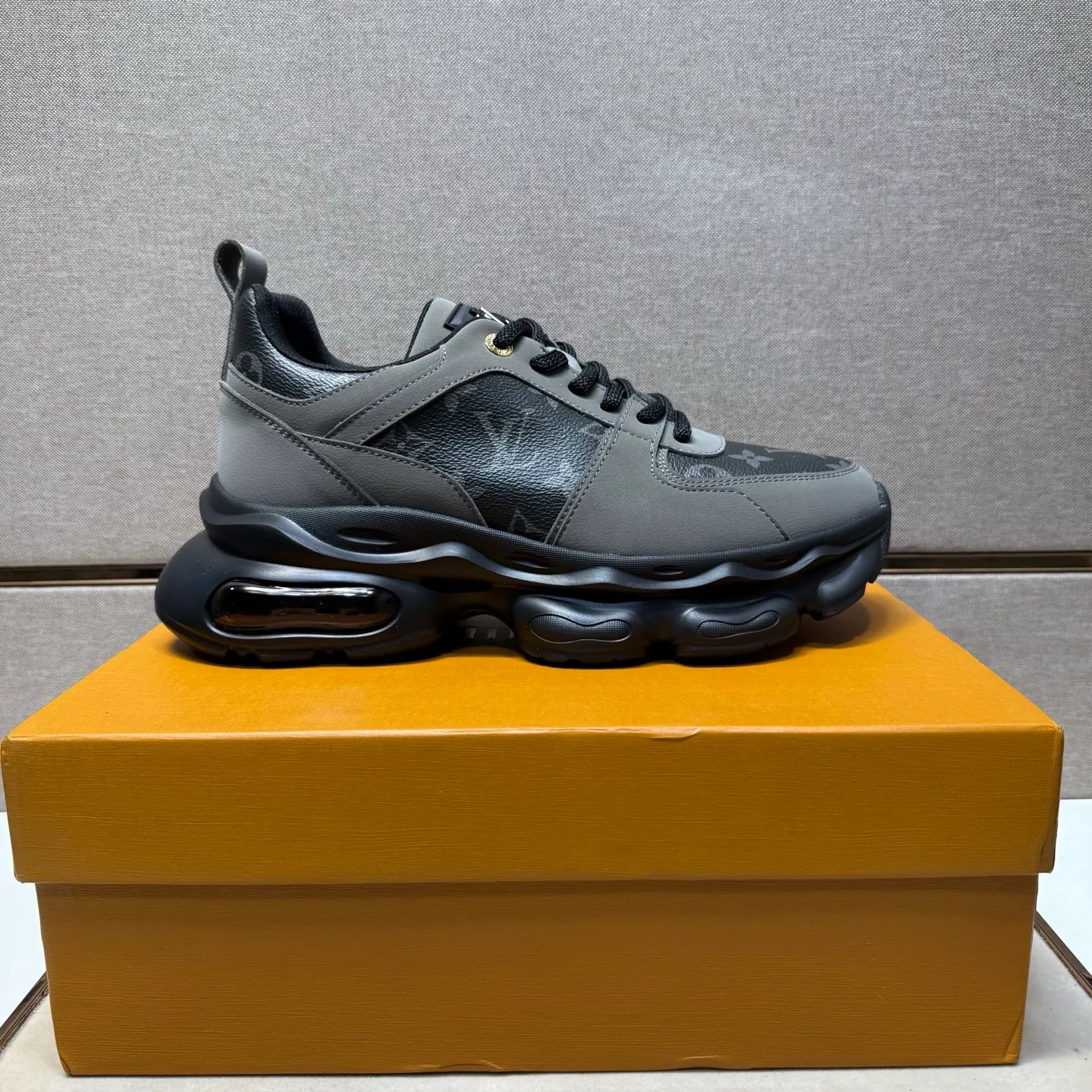 ⬛️Men's shoes 💰p462【LV～】Men's casual shoes 2025z cabinet sales simultaneously 🔶Size: 38-44 #️⃣ 🔷5 colors🔜The upper is made of multi-material splicing➕Mesh lining, comfortable and breathable, sole: original comfortable and wear-resistant outsole, ⚠️real thing📱photographed🎬real thing is better📢📢📢